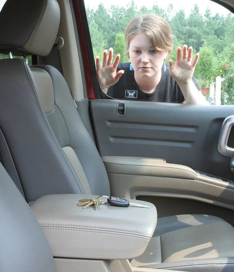 Logan Locksmith Shop Fortville, IN 317-406-5114 - locked-keys-in-car